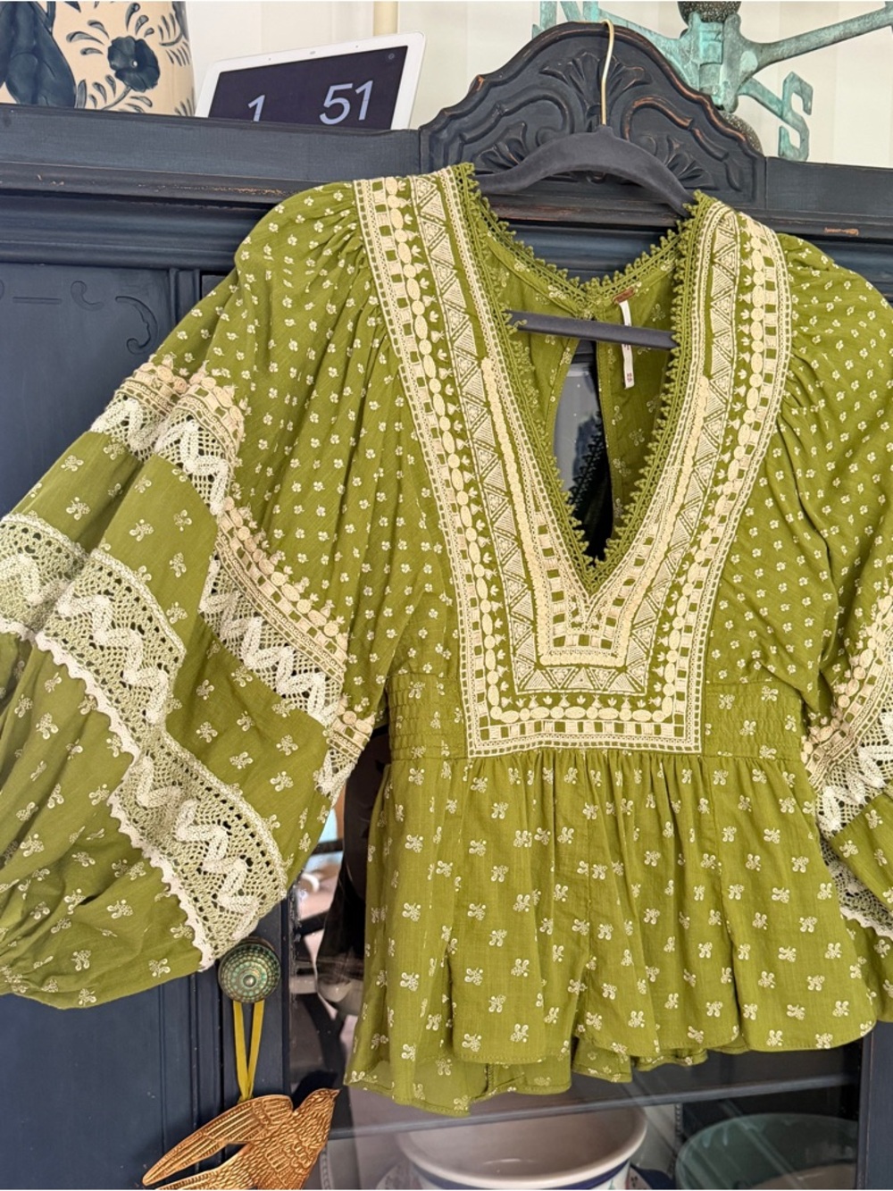 Free People Embroidered Peasant Top🌿